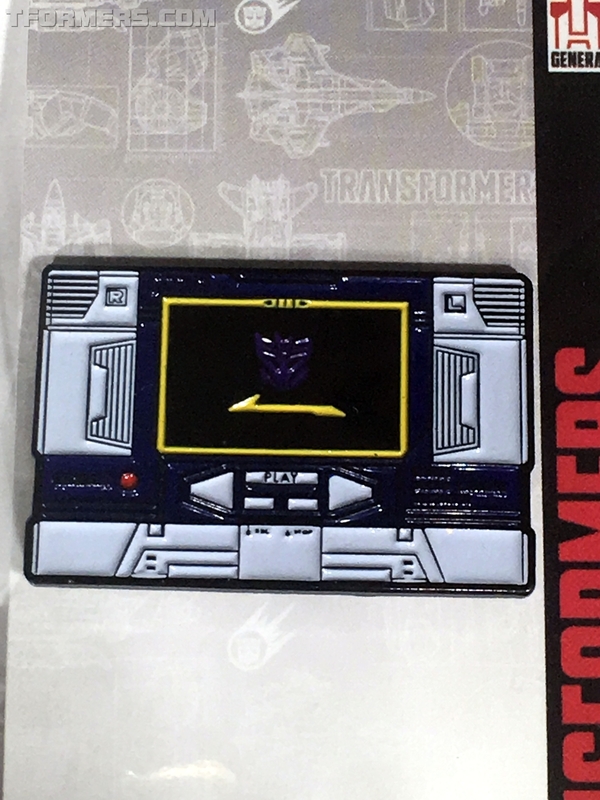 Sdcc 2017 In Hand Images Transformers G1 Optimus Prime Megatron Soundwave Bumblebee Exclusive Pins  (11 of 12)